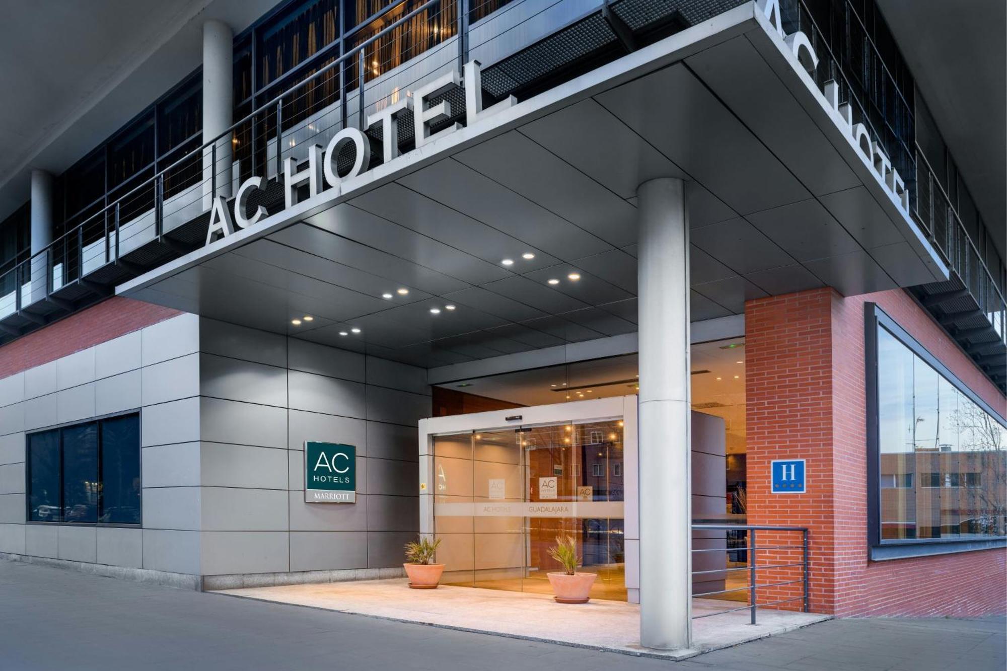 Ac Hotel Guadalajara By Marriott, Spain Ngoại thất bức ảnh