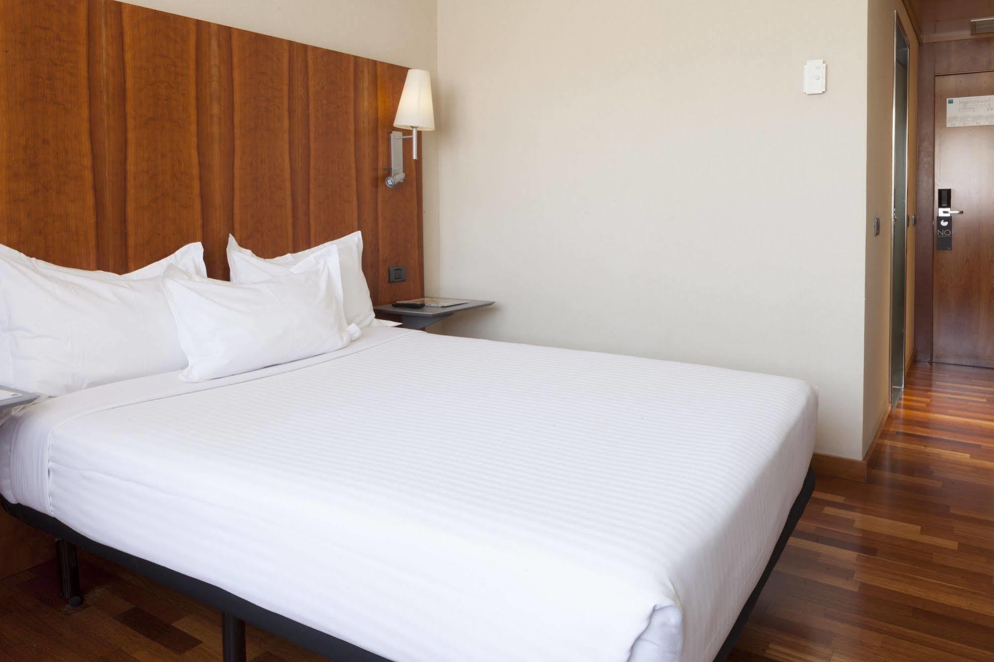 Ac Hotel Guadalajara By Marriott, Spain Ngoại thất bức ảnh